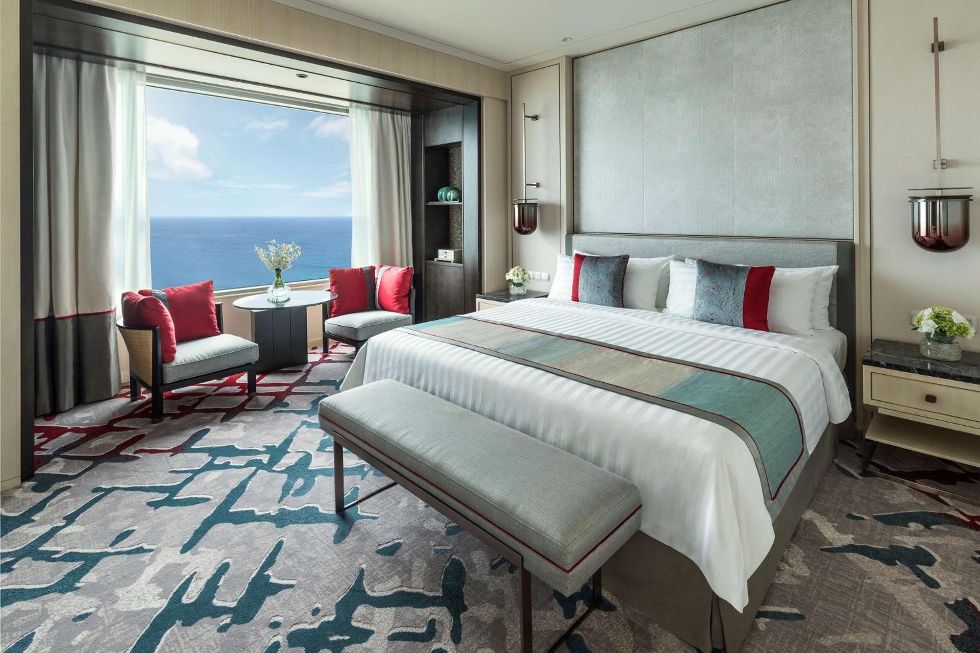 Executive Suite Lounge Access on 32nd floor including daily complimentary daily high tea happy hour canapés,519506451:JPEG