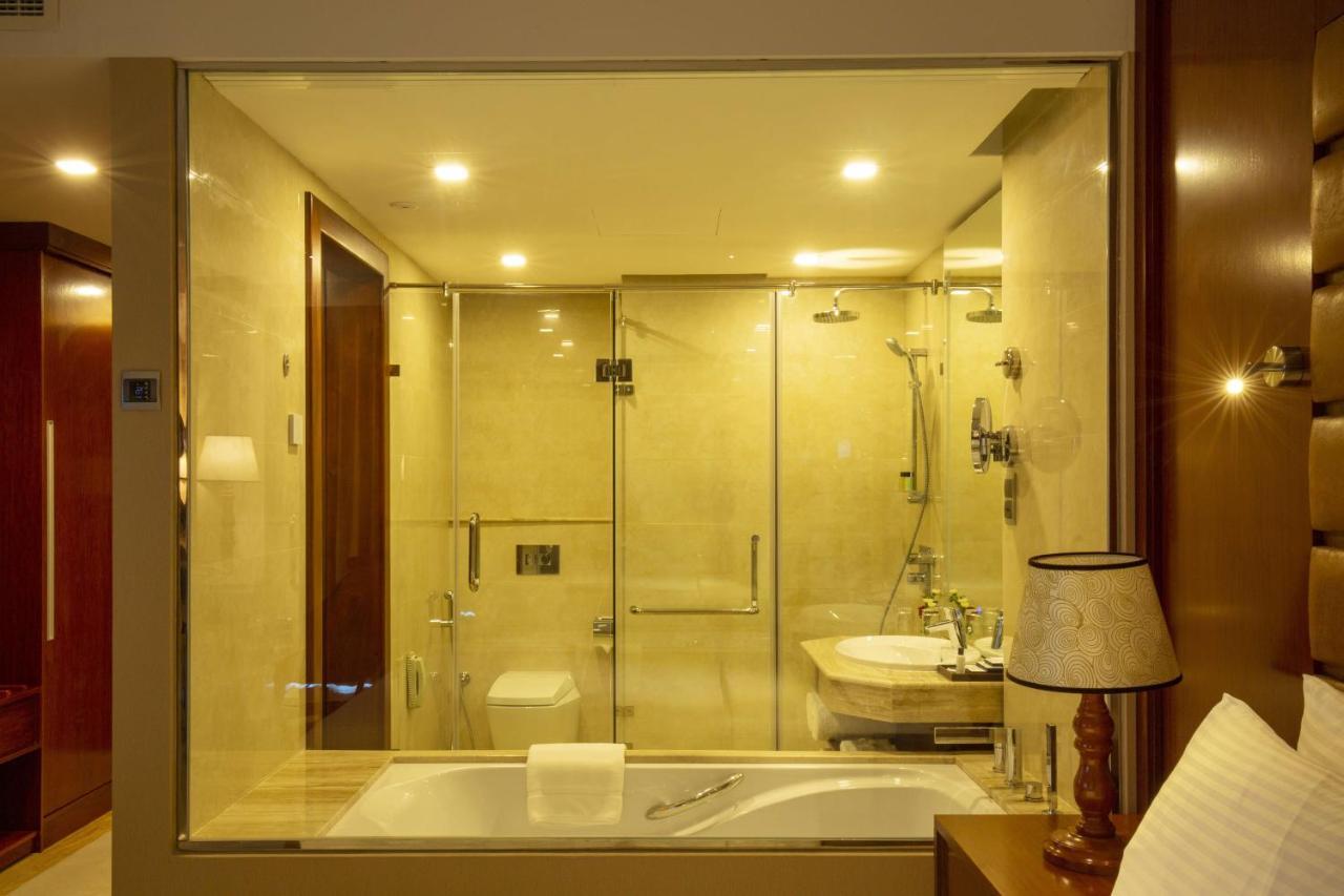 Signature Sea View King Room Complimentary City Tour & Access to Beach Lounge,737085817:JPEG